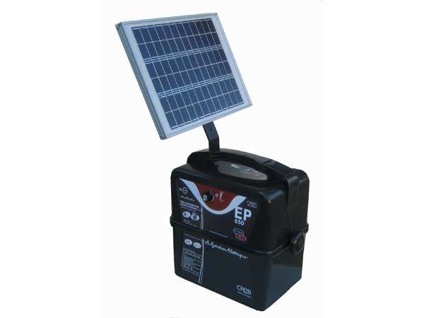 Electrificateur de clôture solaire EP650 avec panneau 8 watts et parafoudre  intégré